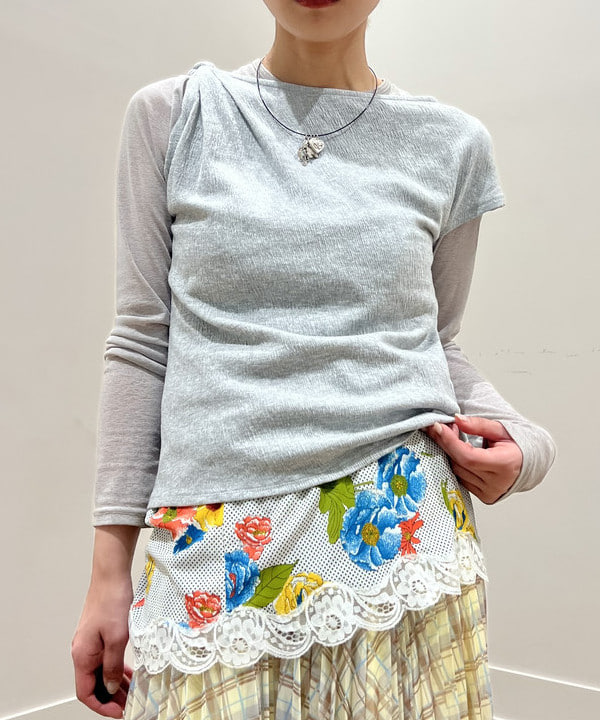 あさひさんの「BEAMS WOMEN｜アシンメトリー オフショルダー Tシャツ」を使ったコーディネート