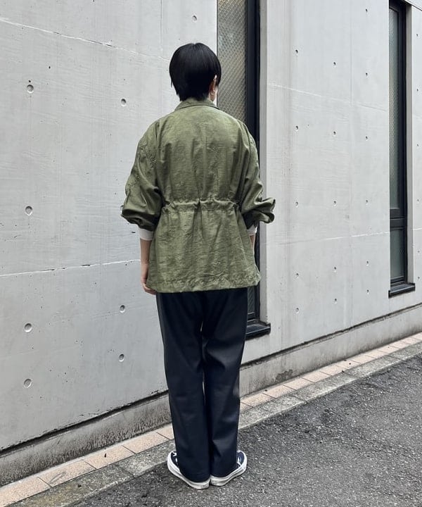 ミナミマリコさんの「BEAMS WOMEN｜ロゴ ビッグ ロングスリーブ」を使ったコーディネート