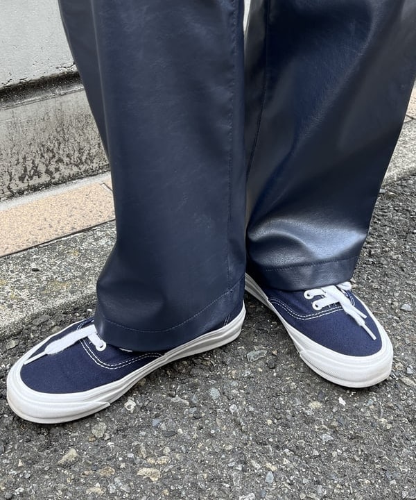 ミナミマリコさんの「BEAMS WOMEN｜ロゴ ビッグ ロングスリーブ」を使ったコーディネート