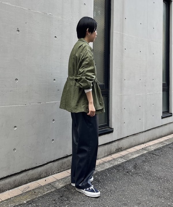 ミナミマリコさんの「BEAMS WOMEN｜ロゴ ビッグ ロングスリーブ」を使ったコーディネート