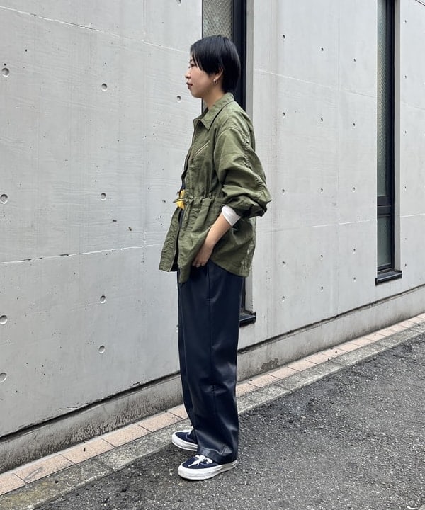 ミナミマリコさんの「BEAMS WOMEN｜ロゴ ビッグ ロングスリーブ」を使ったコーディネート