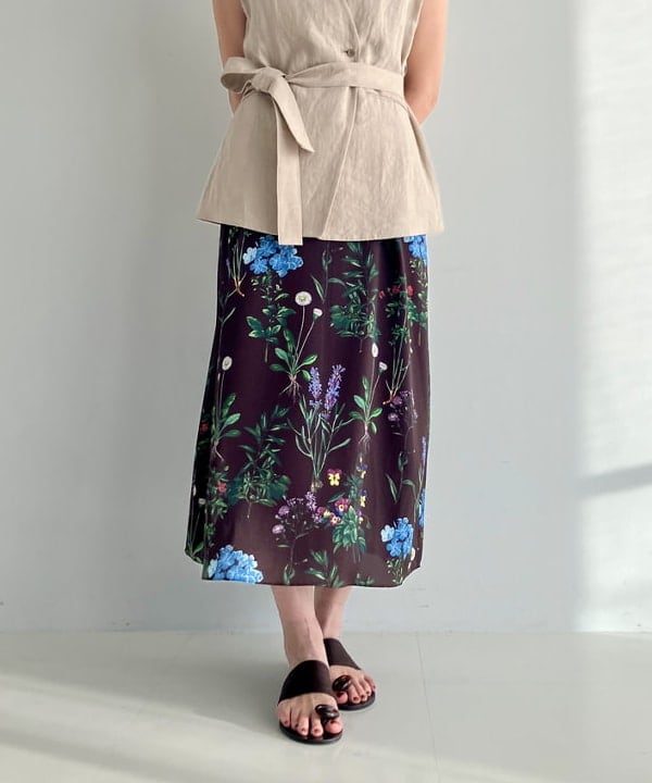 松元 晴佳さんの「BEAMS WOMEN｜リネン ラップ ジレ ブラウス .M」を使ったコーディネート