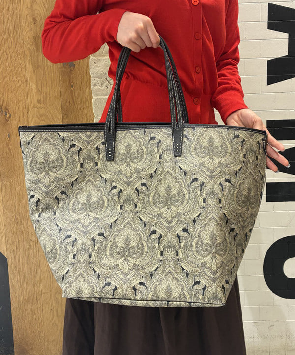 中平 あみさんの「BEAMS WOMEN｜AK+1 / 16ゲージ スビンコットン Vネック カーディガン」を使ったコーディネート