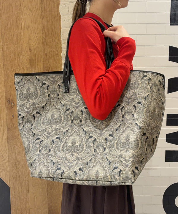 中平 あみさんの「BEAMS WOMEN｜AK+1 / 16ゲージ スビンコットン Vネック カーディガン」を使ったコーディネート