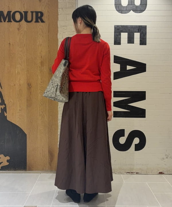 中平 あみさんの「BEAMS WOMEN｜AK+1 / 16ゲージ スビンコットン Vネック カーディガン」を使ったコーディネート