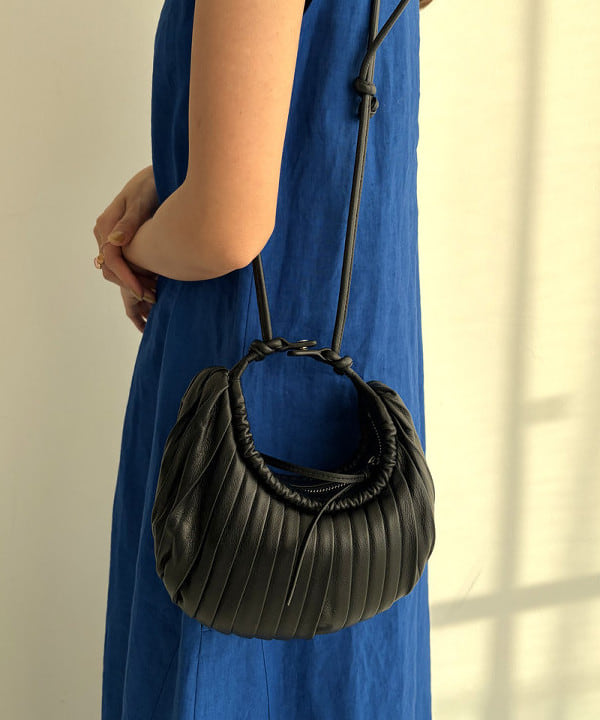 茂野 真楓さんの「BEAMS WOMEN｜シンプル リネン 2WAY ドレス .M」を使ったコーディネート