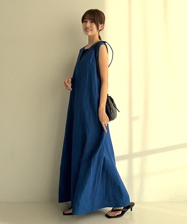 茂野 真楓さんの「BEAMS WOMEN｜シンプル リネン 2WAY ドレス .M」を使ったコーディネート