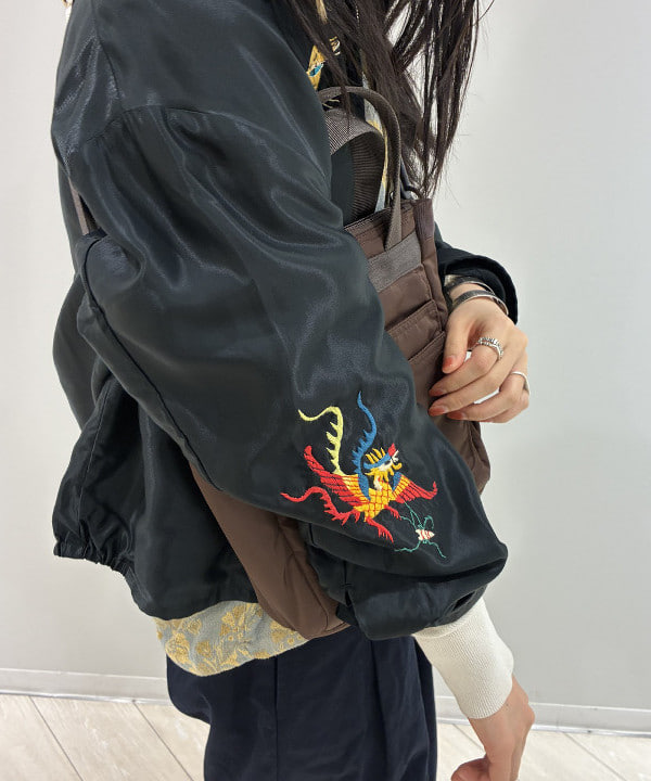 にしだてさんの「BEAMS WOMEN｜【別注】テーラー東洋 / アセテート ベトナム ジャケット」を使ったコーディネート