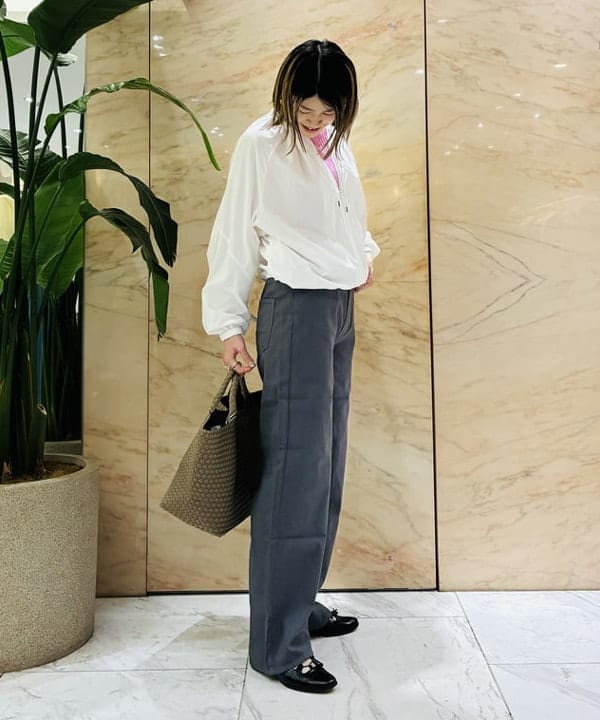 岩沢 珠代さんの「BEAMS WOMEN｜【別注】upper hights / LAZY NIECE デニムパンツ」を使ったコーディネート