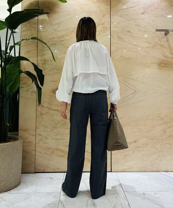 岩沢 珠代さんの「BEAMS WOMEN｜【別注】upper hights / LAZY NIECE デニムパンツ」を使ったコーディネート