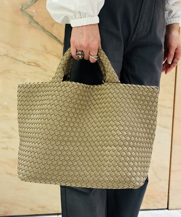 岩沢 珠代さんの「BEAMS WOMEN｜【別注】upper hights / LAZY NIECE デニムパンツ」を使ったコーディネート