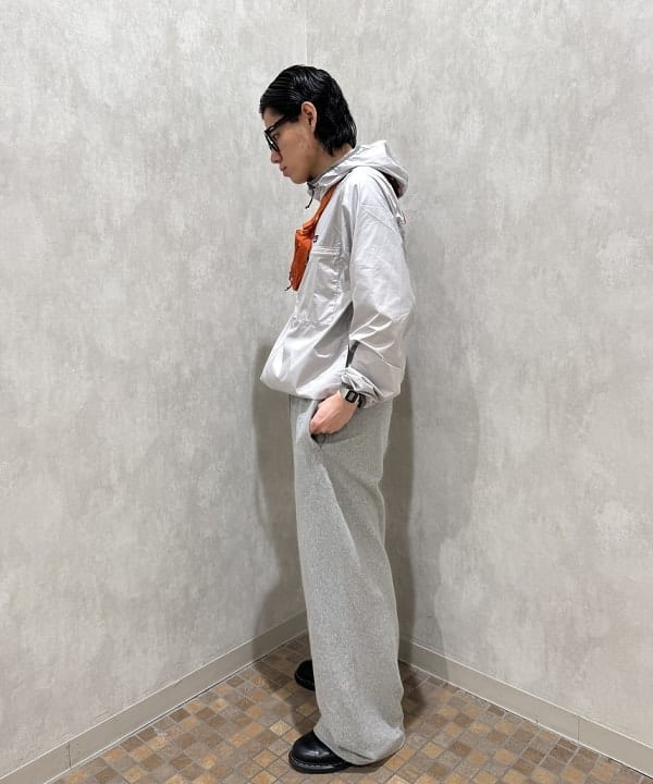 配島 孝明さんの「BEAMS WOMEN｜【別注】Champion / リバースウィーブ（R）ワイドパンツ」を使ったコーディネート