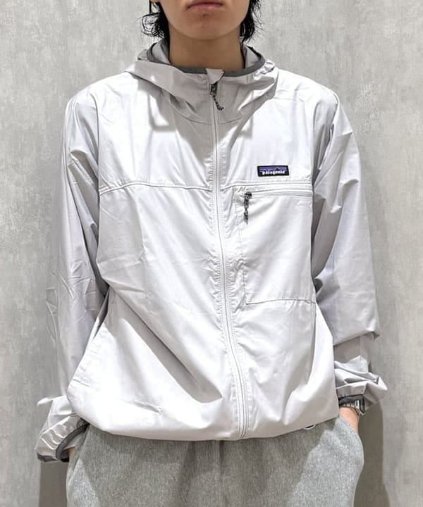 配島 孝明さんの「BEAMS WOMEN｜【別注】Champion / リバースウィーブ（R）ワイドパンツ」を使ったコーディネート