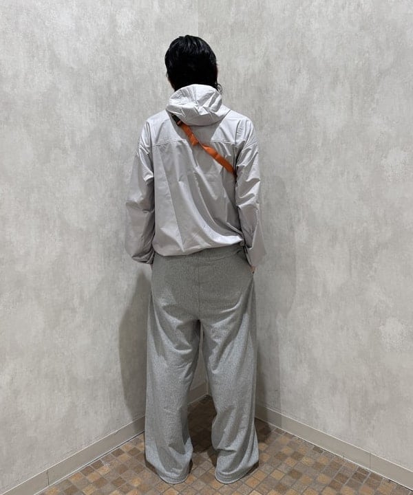 配島 孝明さんの「BEAMS WOMEN｜【別注】Champion / リバースウィーブ（R）ワイドパンツ」を使ったコーディネート