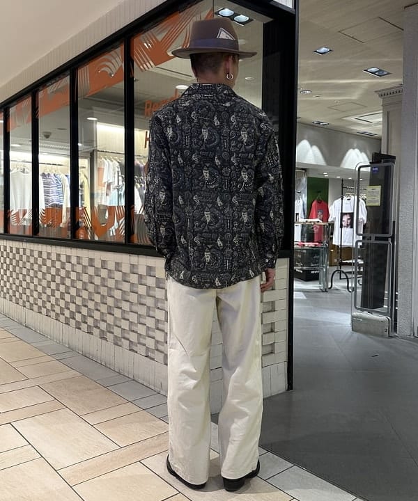 三宅 雄平さんの「BEAMS WOMEN｜Open Collar Block Print」を使ったコーディネート