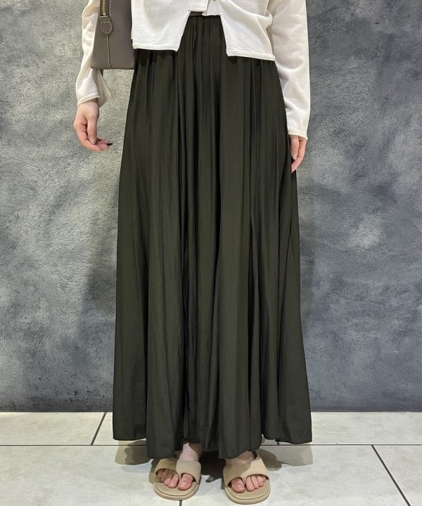 菜月さんの「BEAMS WOMEN｜TAN / クルミボタン カーディガン」を使ったコーディネート