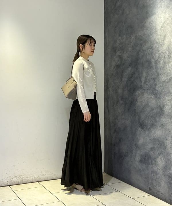 菜月さんの「BEAMS WOMEN｜TAN / クルミボタン カーディガン」を使ったコーディネート
