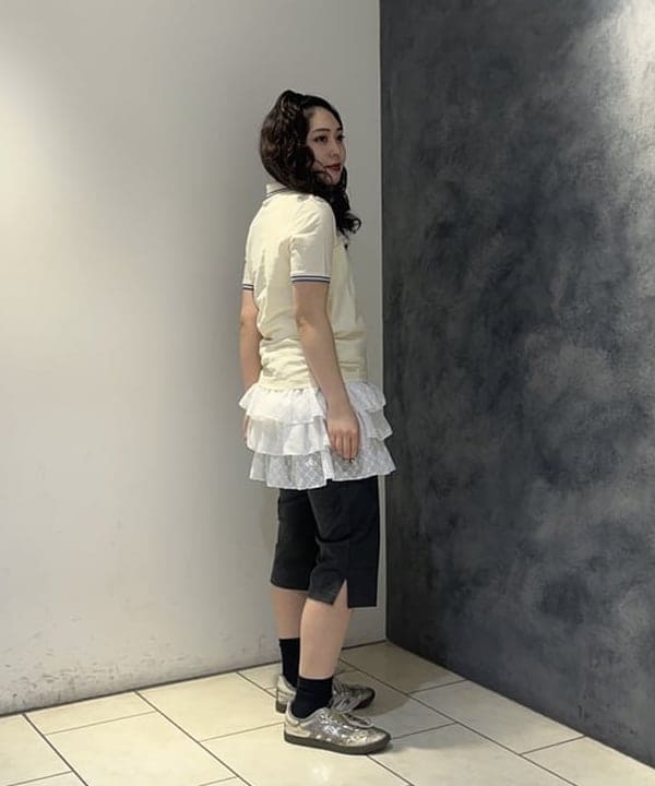 星野 真依さんの「BEAMS WOMEN｜【別注】FRED PERRY / Twin Tipped ポロシャツ G3600」を使ったコーディネート