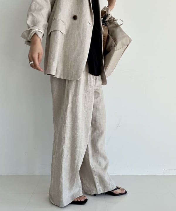 中丸　栞さんの「BEAMS WOMEN｜NOMADIS / BASQUE M ショルダーバッグ」を使ったコーディネート