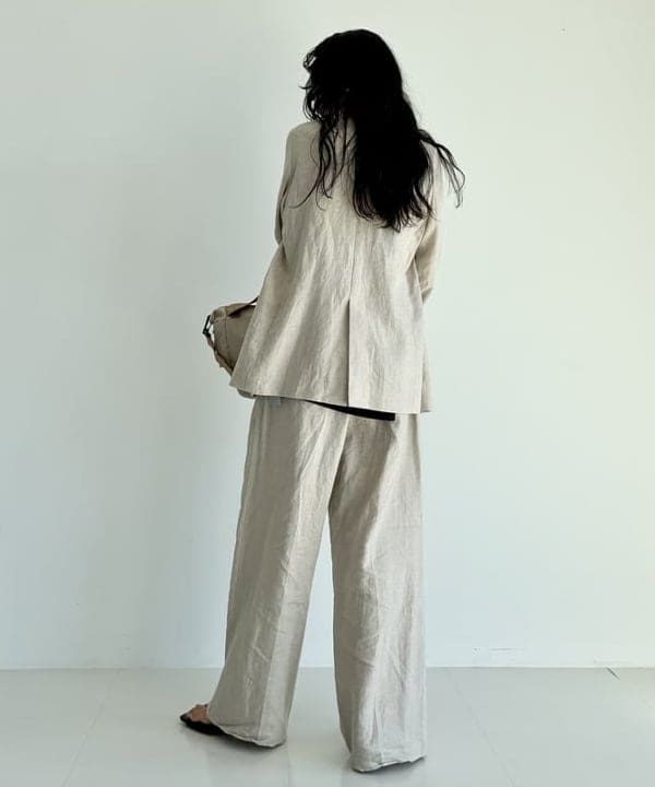 中丸　栞さんの「BEAMS WOMEN｜NOMADIS / BASQUE M ショルダーバッグ」を使ったコーディネート