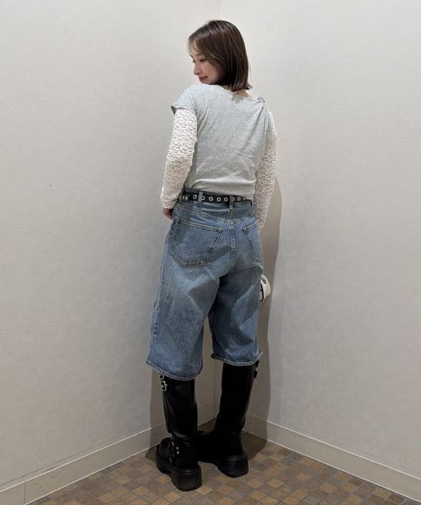 松本 佳菜子さんの「BEAMS WOMEN｜PUMA / 1976 マイクロ グリップ バッグ」を使ったコーディネート