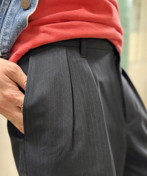 BAKU(東江 漠)さんの「BEAMS WOMEN｜ワイドストレート 2プリーツ  スラックス」を使ったコーディネート