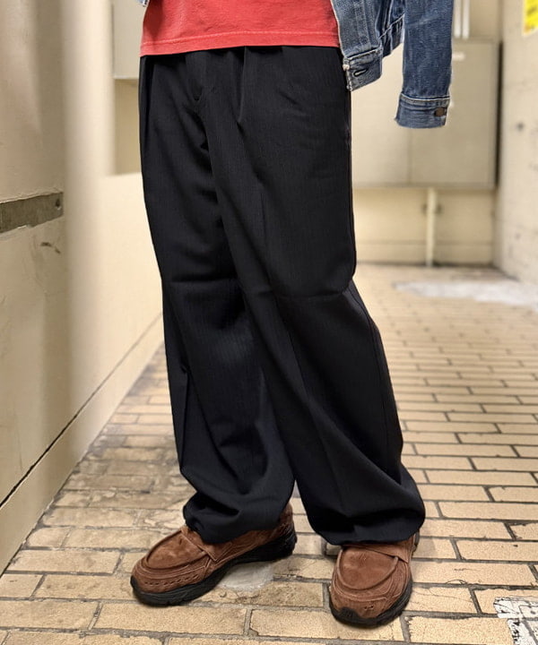 BAKU(東江 漠)さんの「BEAMS WOMEN｜ワイドストレート 2プリーツ  スラックス」を使ったコーディネート