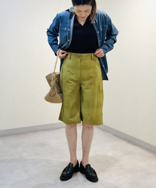 岩沢 珠代さんの「BEAMS WOMEN｜AK+1 / 8オンス ウォッシュド シャツ」を使ったコーディネート