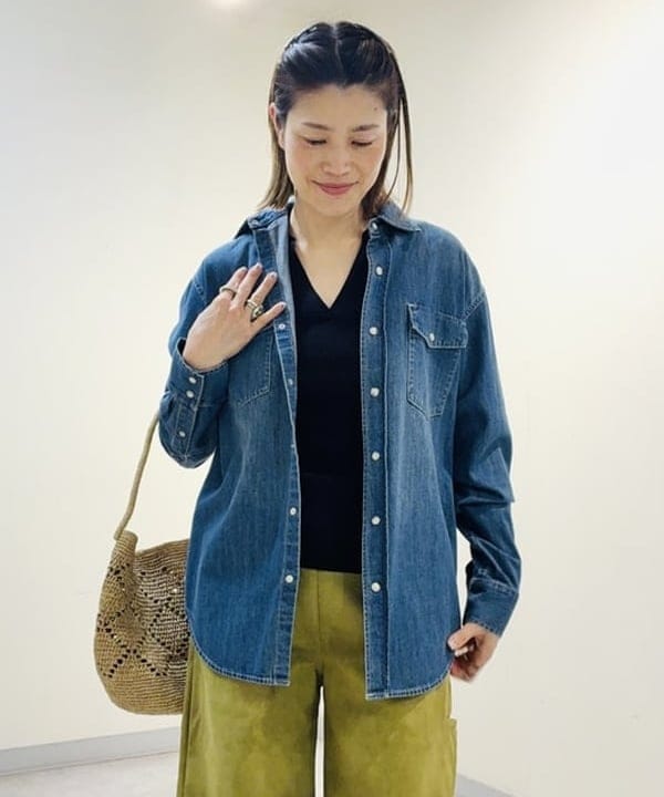 岩沢 珠代さんの「BEAMS WOMEN｜AK+1 / 8オンス ウォッシュド シャツ」を使ったコーディネート