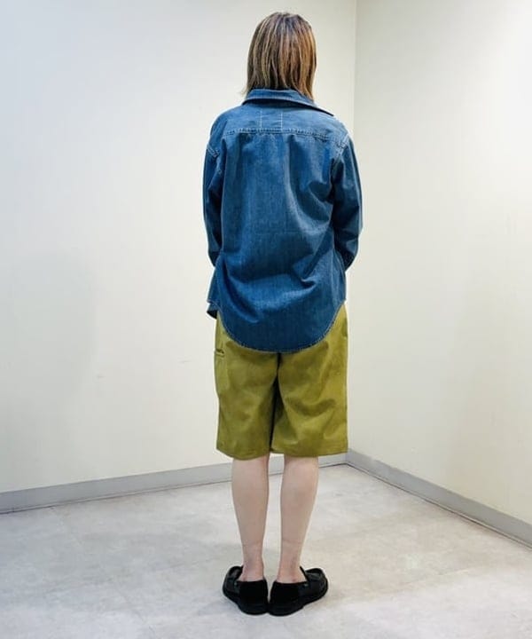 岩沢 珠代さんの「BEAMS WOMEN｜AK+1 / 8オンス ウォッシュド シャツ」を使ったコーディネート