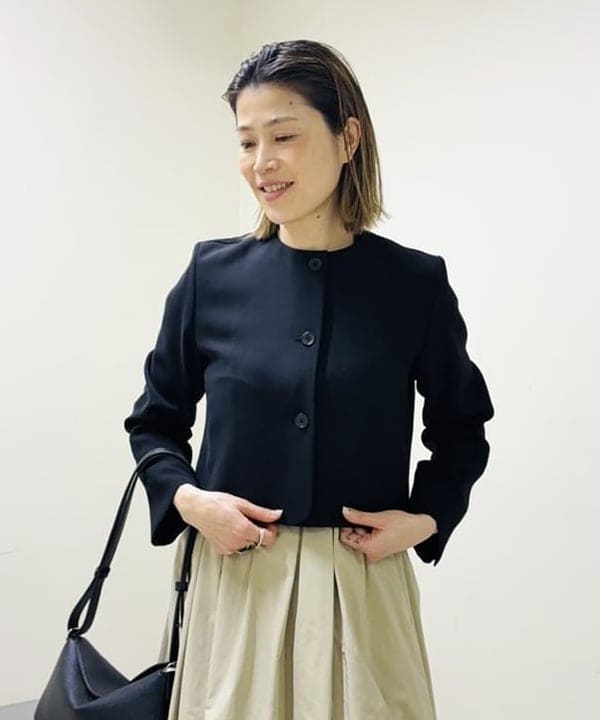 岩沢 珠代さんの「BEAMS WOMEN｜クロップド クルーネック ジャケット」を使ったコーディネート