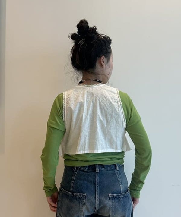 清水 彩乃さんの「BEAMS WOMEN｜【別注】BUZZ RICKSON'S / USN デニム トラウザーズ」を使ったコーディネート