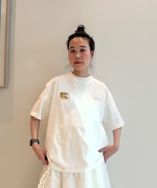 清水 彩乃さんの「BEAMS WOMEN｜【別注】テーラー東洋 / 50th 50％ スカジャン」を使ったコーディネート