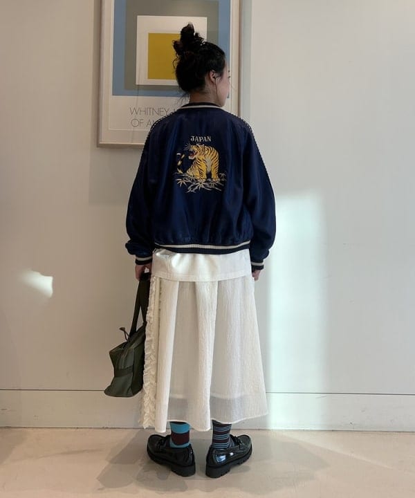 清水 彩乃さんの「BEAMS WOMEN｜【別注】テーラー東洋 / 50th 50％ スカジャン」を使ったコーディネート