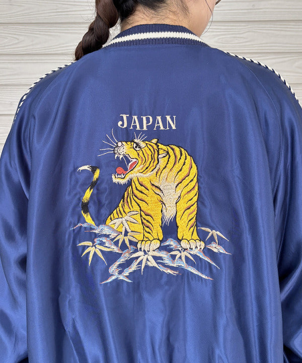 チナツさんの「BEAMS WOMEN｜【別注】テーラー東洋 / 50th 50％ スカジャン」を使ったコーディネート