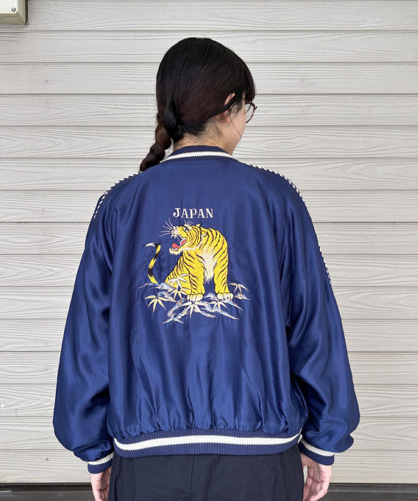 チナツさんの「BEAMS WOMEN｜【別注】テーラー東洋 / 50th 50％ スカジャン」を使ったコーディネート