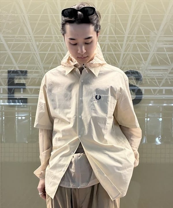 久保田 耀さんの「BEAMS｜【別注】FRED PERRY / Broad Short Sleeve Shirts｜半袖｜ブロード生地 上品｜別注 」を使ったコーディネート