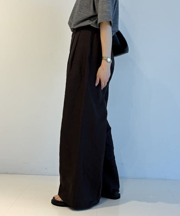 SAKAIさんの「BEAMS WOMEN｜【別注】スタイリスト佐藤佳菜子 &times; SLOANE / ウール混 クルーネック  Tシャツ」を使ったコーディネート