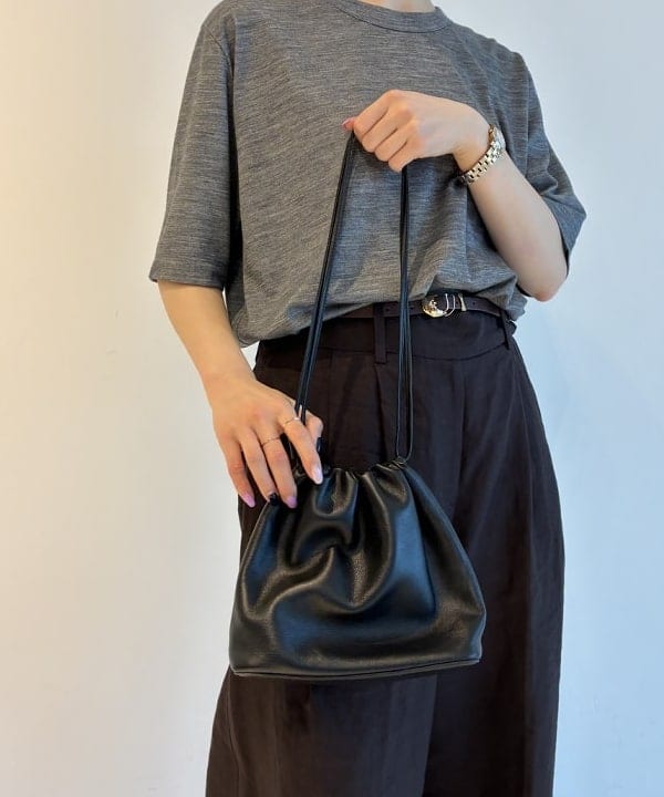 SAKAIさんの「BEAMS WOMEN｜【別注】スタイリスト佐藤佳菜子 &times; SLOANE / ウール混 クルーネック  Tシャツ」を使ったコーディネート