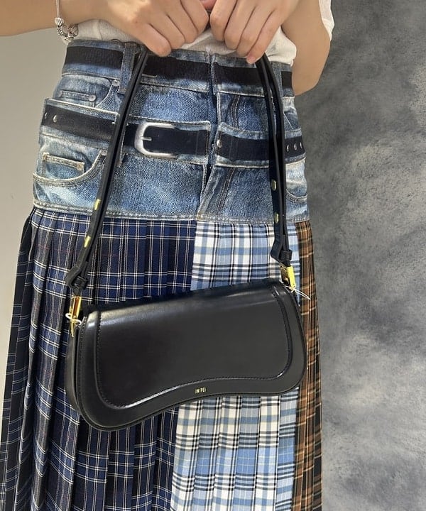 ハルカさんの「BEAMS WOMEN｜バックスリット カーブ ヘムTシャツ」を使ったコーディネート