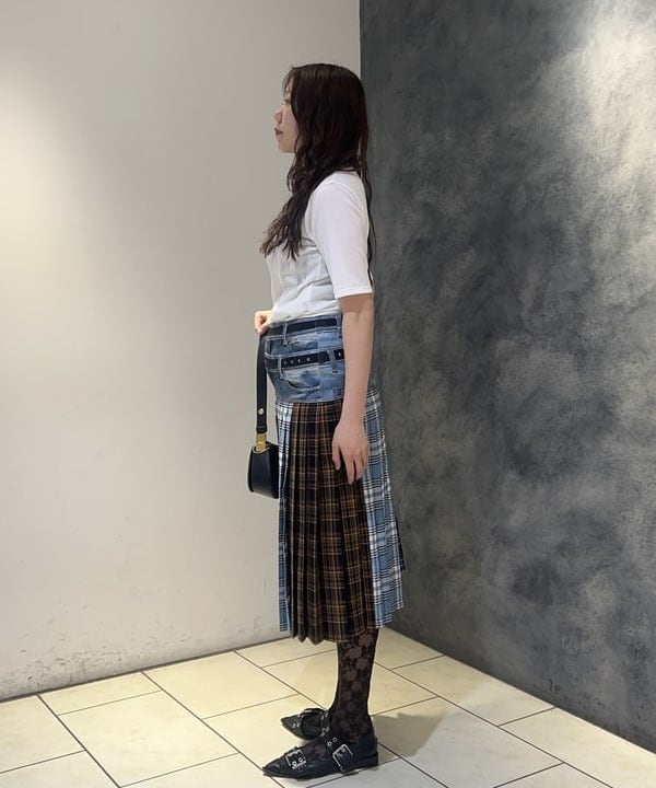 ハルカさんの「BEAMS WOMEN｜バックスリット カーブ ヘムTシャツ」を使ったコーディネート