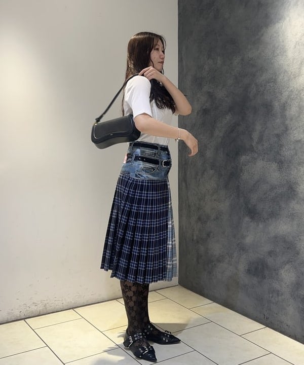 ハルカさんの「BEAMS WOMEN｜バックスリット カーブ ヘムTシャツ」を使ったコーディネート