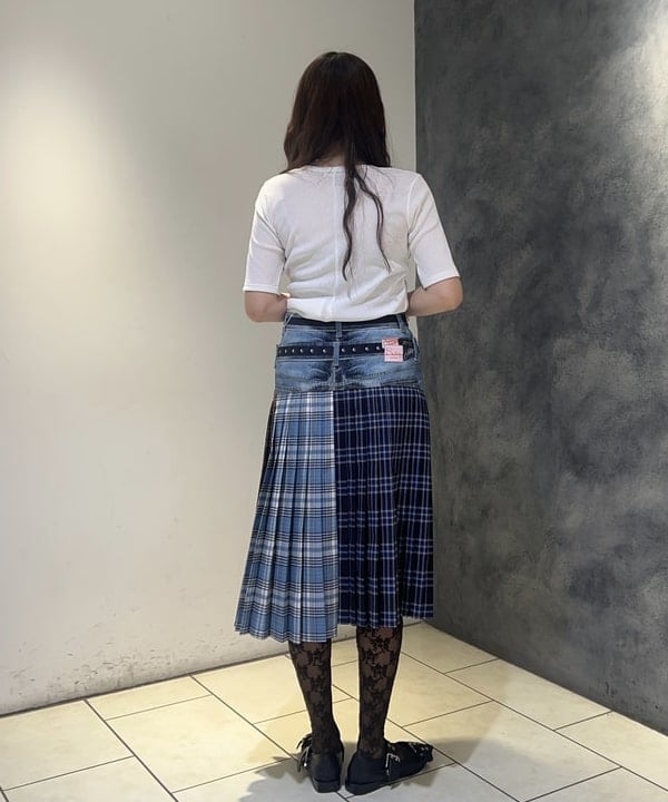 ハルカさんの「BEAMS WOMEN｜バックスリット カーブ ヘムTシャツ」を使ったコーディネート