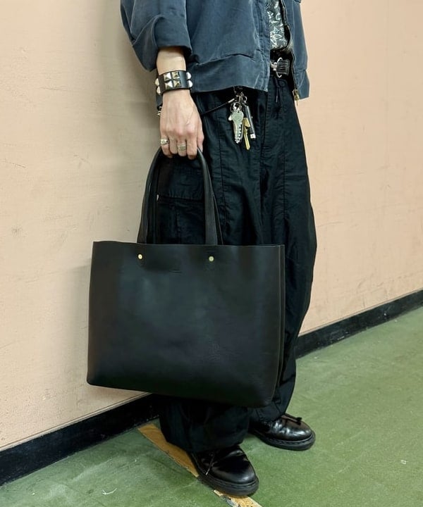 山本 泰紀さんの「BEAMS WOMEN｜Open Collar Block Print」を使ったコーディネート