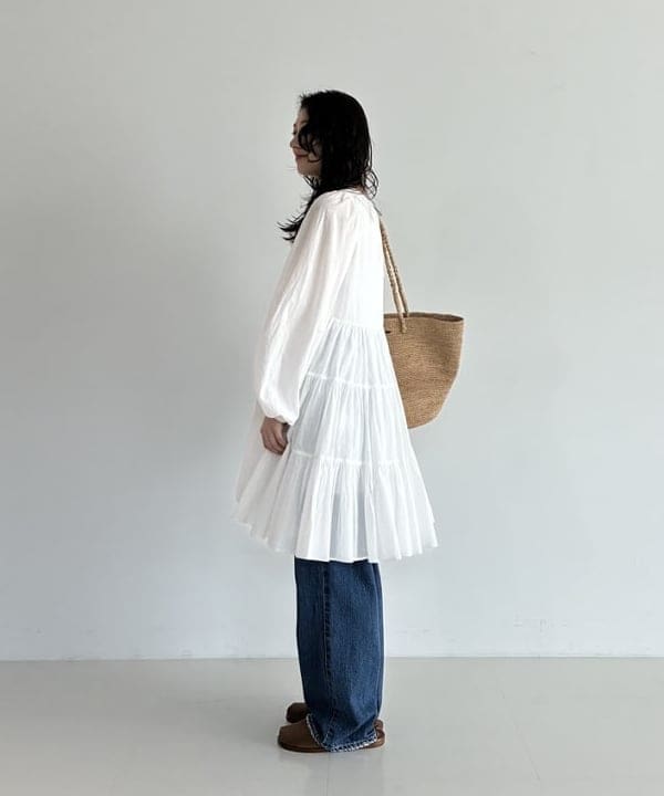 坂本 涼花さんの「BEAMS WOMEN｜MIORA / ラフィア トートバッグ」を使ったコーディネート