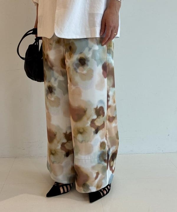 松元 晴佳さんの「BEAMS WOMEN｜【別注】NEBULONI E. / カットワーク サンダル」を使ったコーディネート