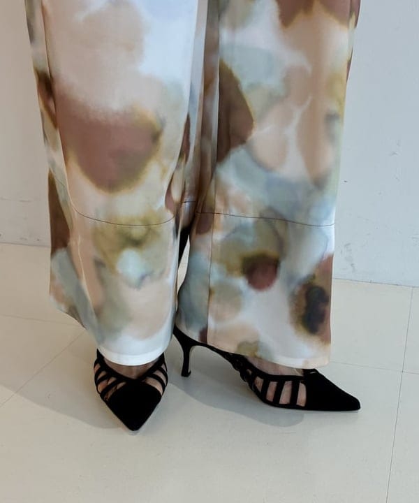 松元 晴佳さんの「BEAMS WOMEN｜【別注】NEBULONI E. / カットワーク サンダル」を使ったコーディネート