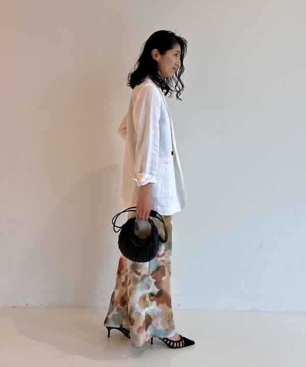 松元 晴佳さんの「BEAMS WOMEN｜【別注】NEBULONI E. / カットワーク サンダル」を使ったコーディネート