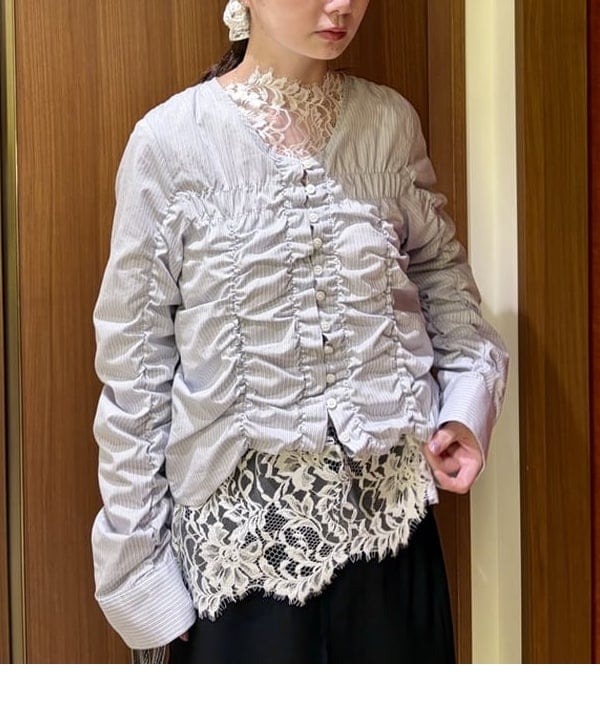 むりょさんの「BEAMS WOMEN｜GIANNI CHIARINI / メタリック LILY ハンドバッグ」を使ったコーディネート