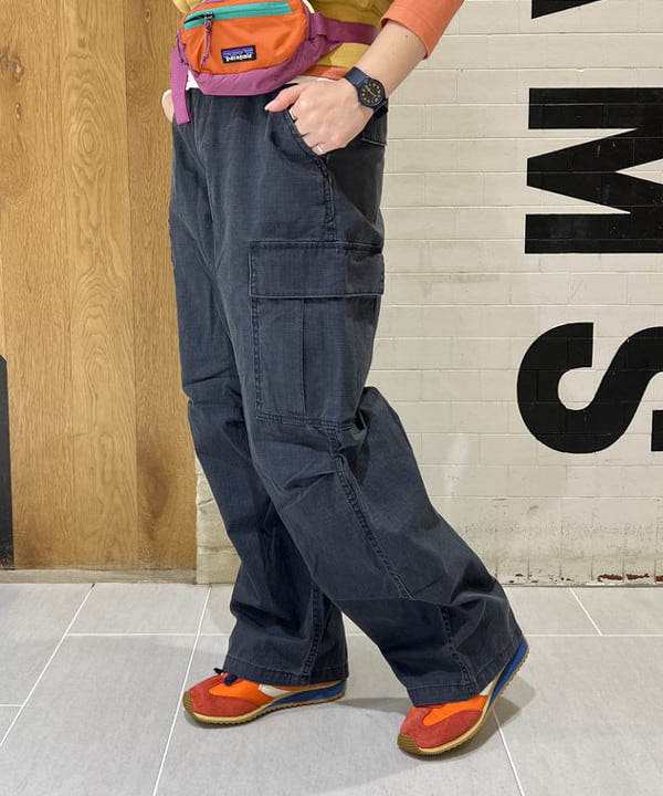 エノモト アミさんの「BEAMS WOMEN｜リップストップ ミリタリー パンツ」を使ったコーディネート